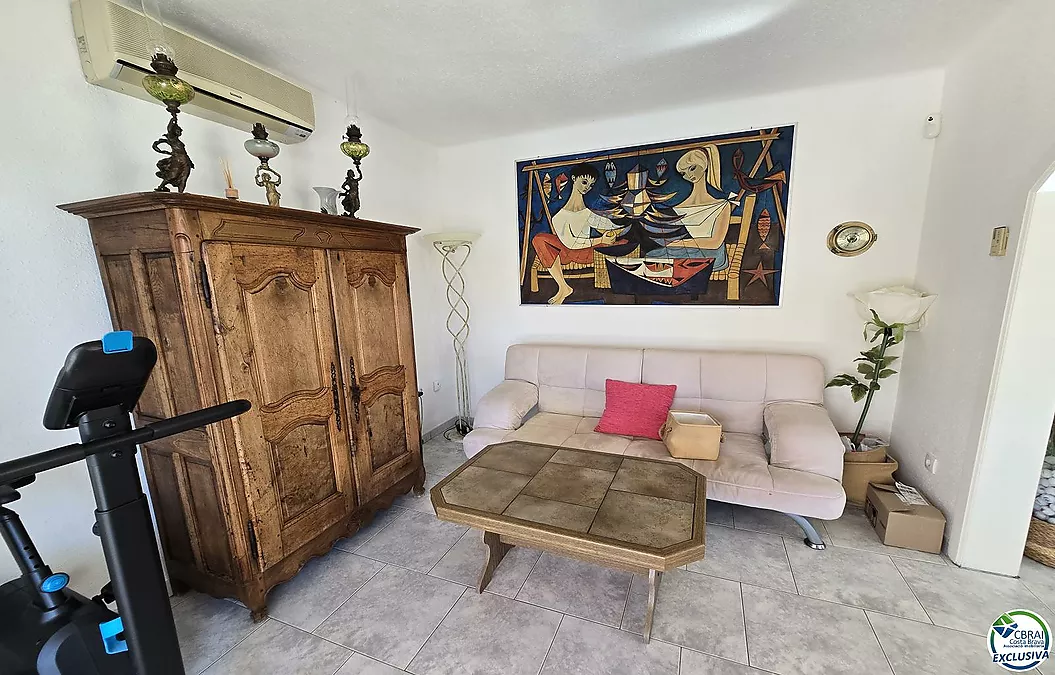Haus mit Pool und Touristenlizenz – Ortsteil Peni