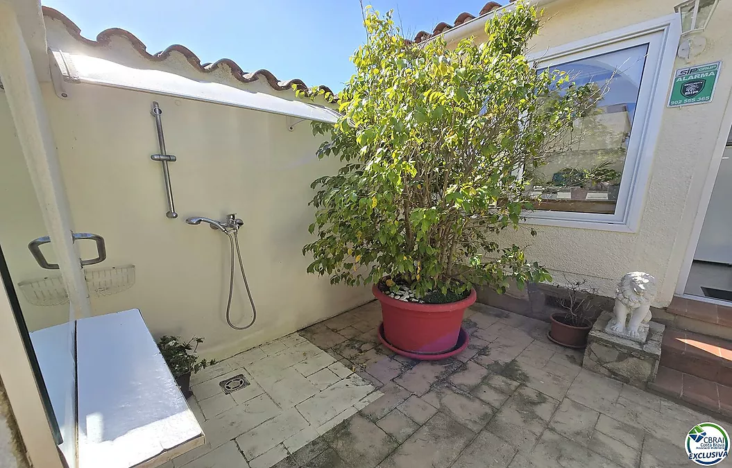 Haus mit Pool und Touristenlizenz – Ortsteil Peni