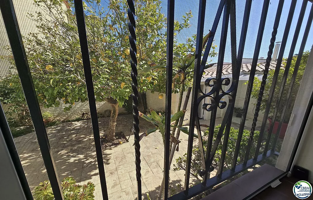 Haus mit Pool und Touristenlizenz – Ortsteil Peni