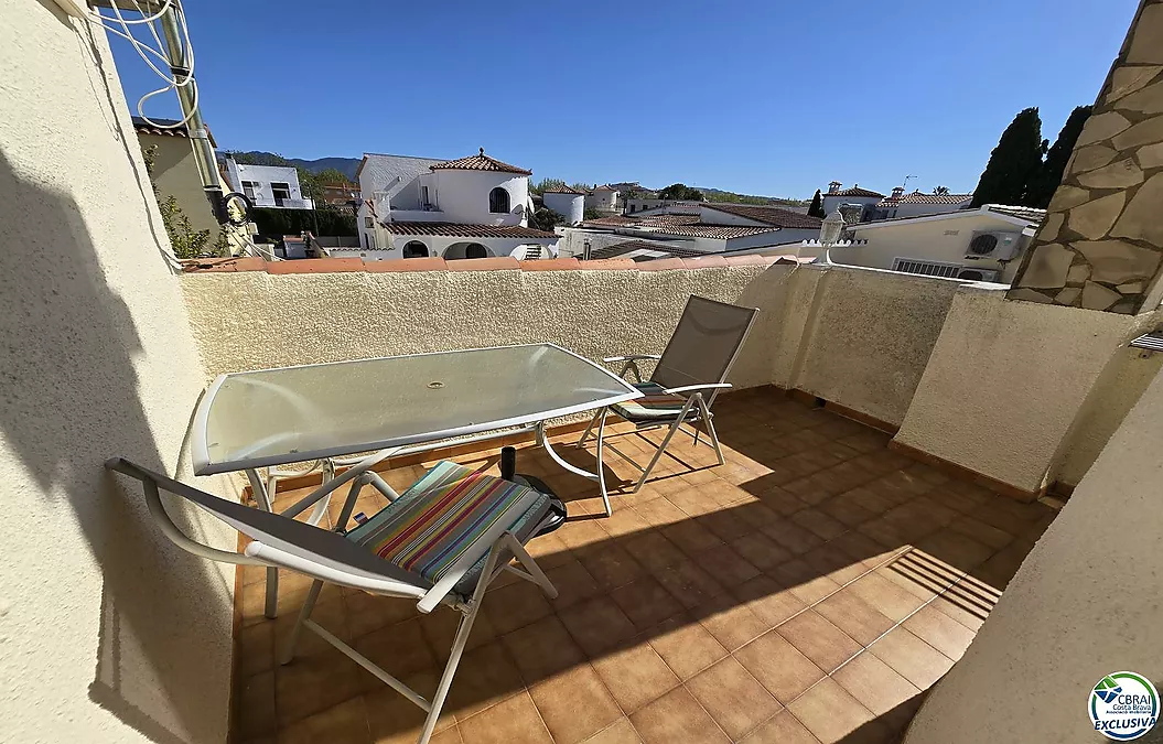 Haus mit Pool und Touristenlizenz – Ortsteil Peni