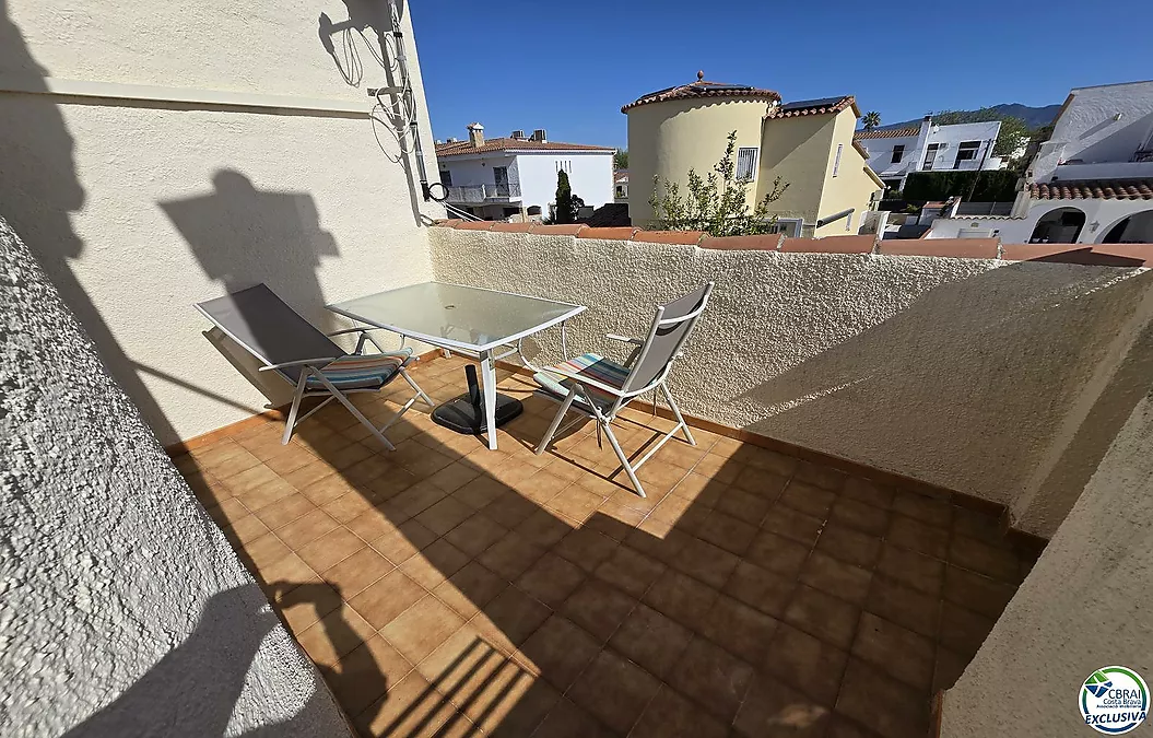 Haus mit Pool und Touristenlizenz – Ortsteil Peni