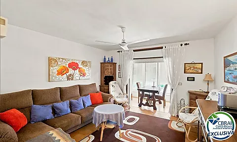 POBLAT TÍPIC Charmant appartement en plein cœur d’Empuriabrava, à seulement 400 m de la plage