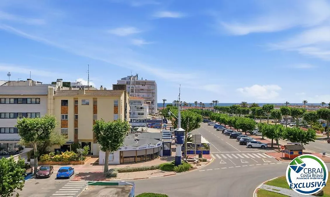 POBLAT TÍPIC Cosy apartment in the heart of Empuriabrava, just 400 m from the beach