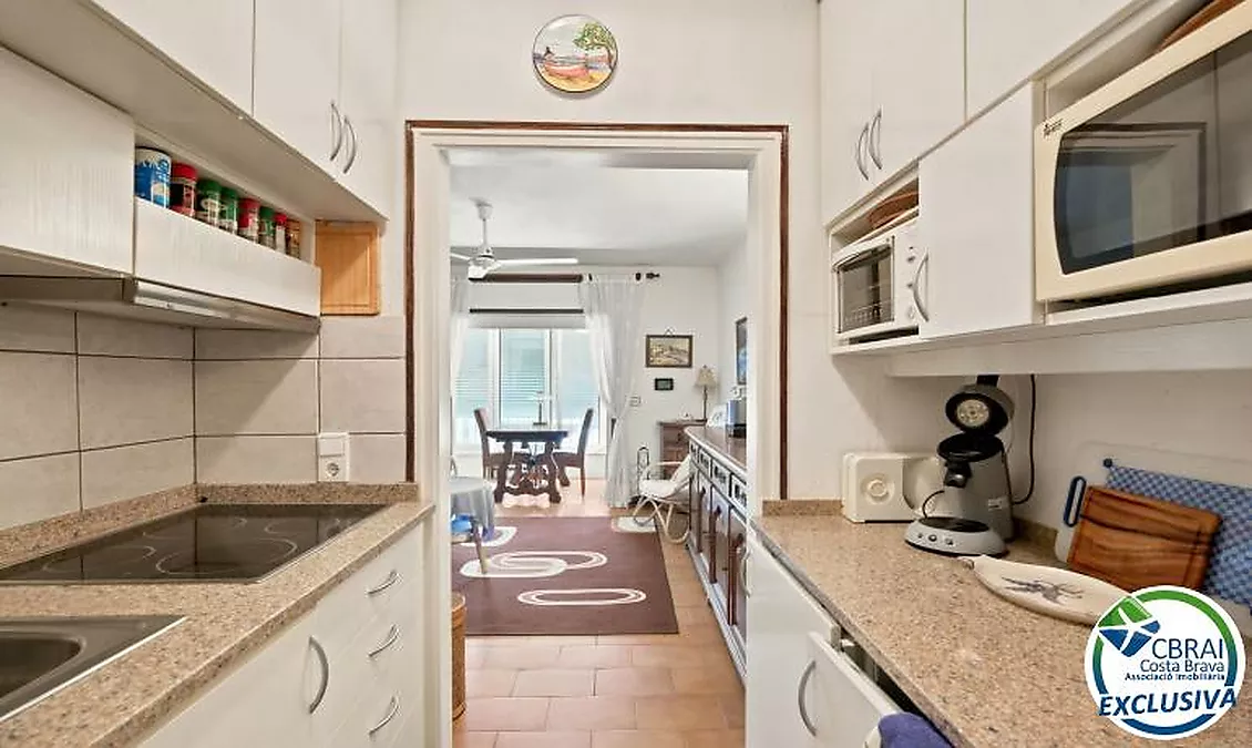 POBLAT TÍPIC Cosy apartment in the heart of Empuriabrava, just 400 m from the beach