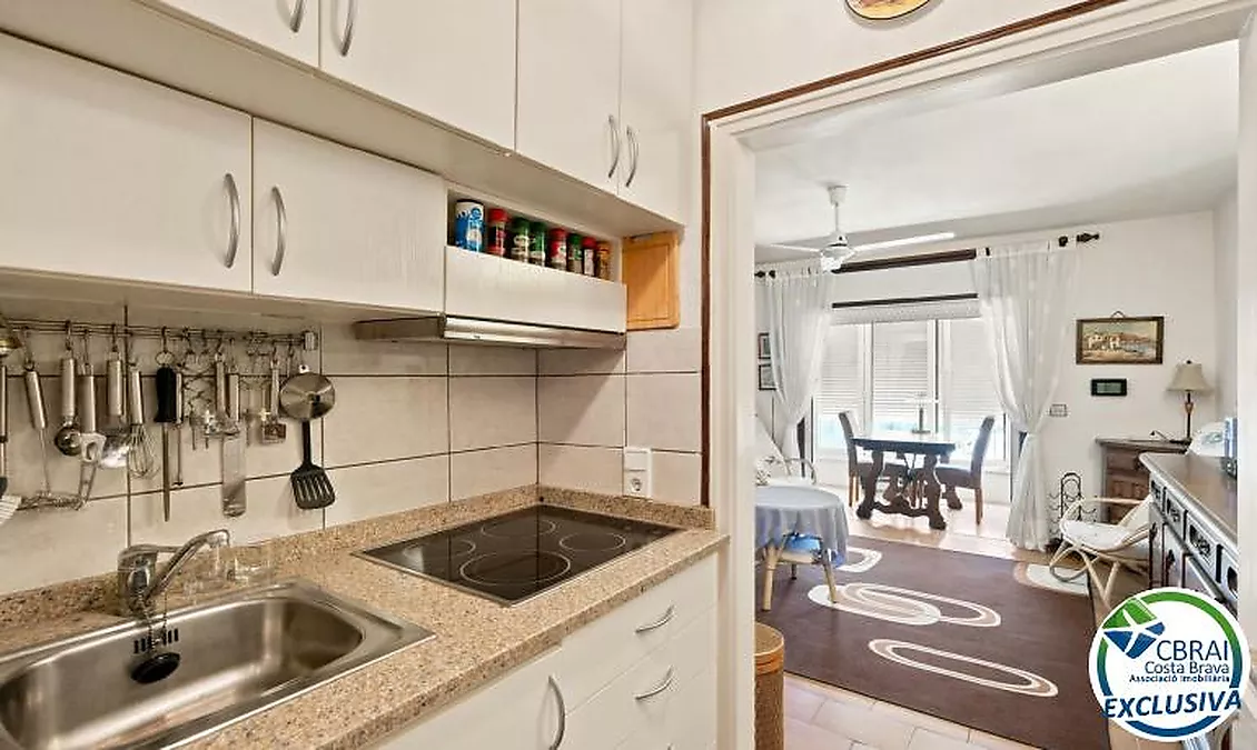 POBLAT TÍPIC Cosy apartment in the heart of Empuriabrava, just 400 m from the beach