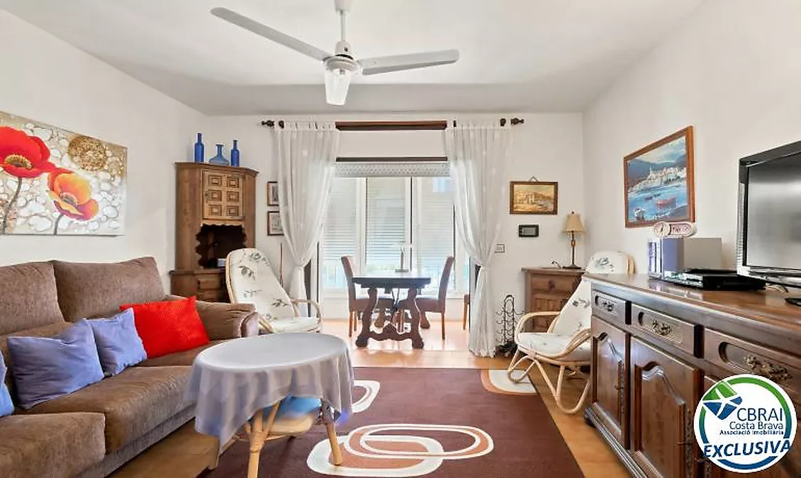 POBLAT TÍPIC Cosy apartment in the heart of Empuriabrava, just 400 m from the beach
