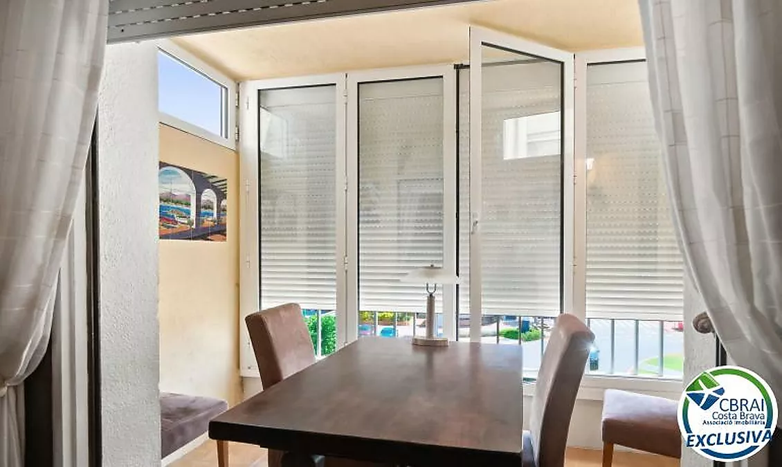 POBLAT TÍPIC Cosy apartment in the heart of Empuriabrava, just 400 m from the beach