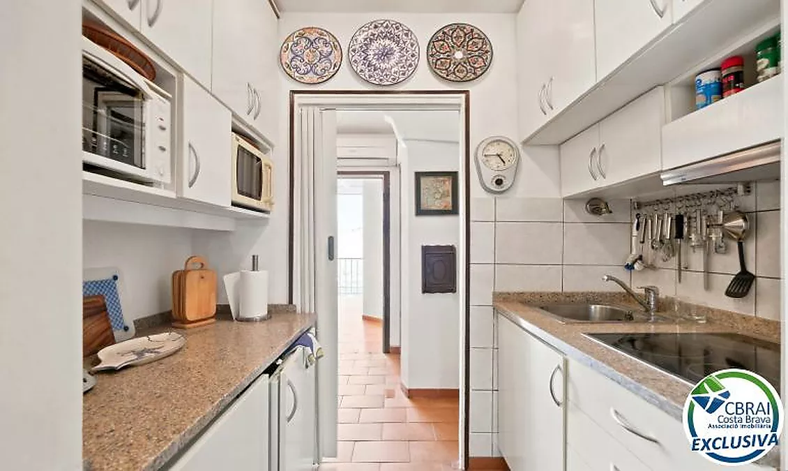 POBLAT TÍPIC Cosy apartment in the heart of Empuriabrava, just 400 m from the beach