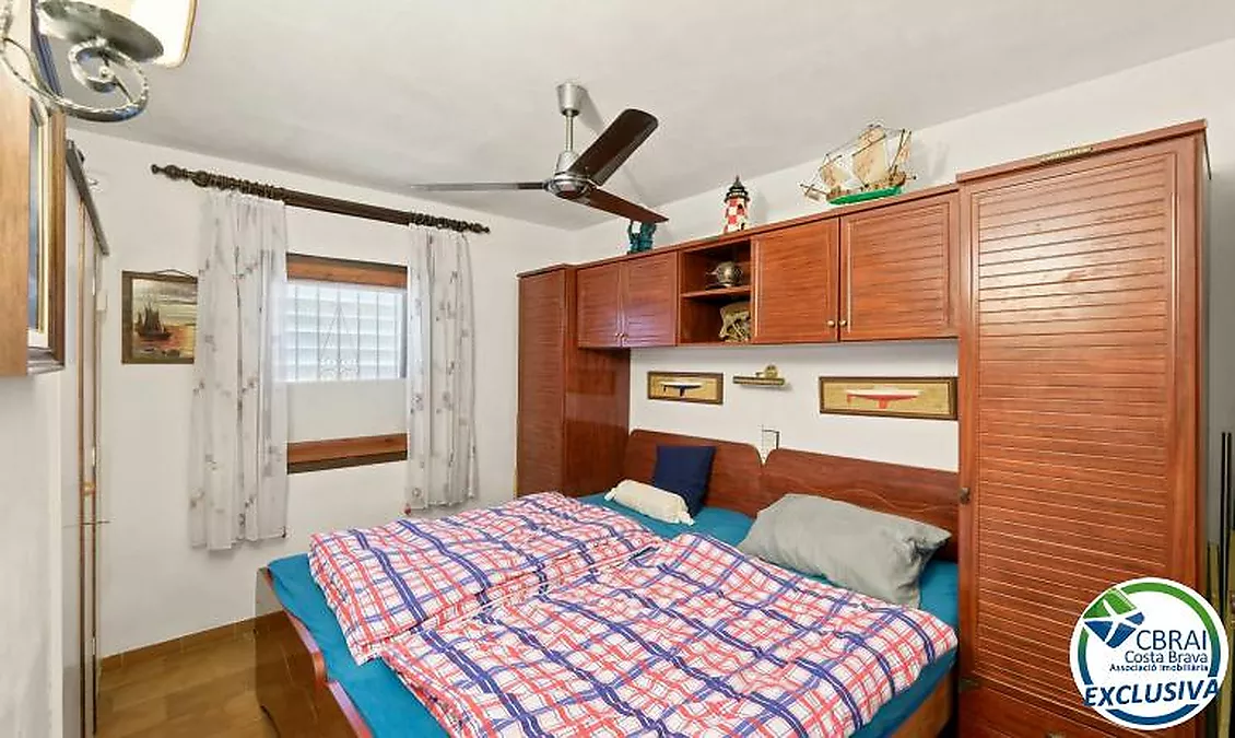 POBLAT TÍPIC Cosy apartment in the heart of Empuriabrava, just 400 m from the beach