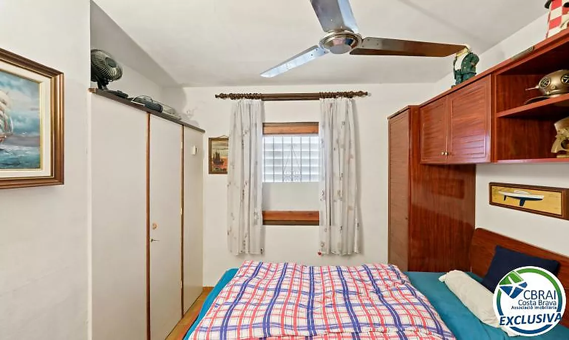 POBLAT TÍPIC Cosy apartment in the heart of Empuriabrava, just 400 m from the beach