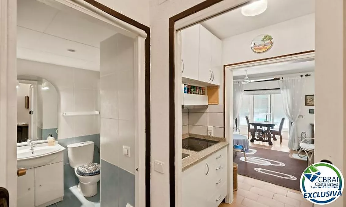 POBLAT TÍPIC Cosy apartment in the heart of Empuriabrava, just 400 m from the beach