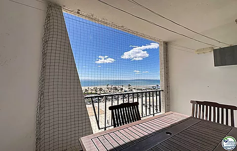 Appartement rénové avec vue mer en front de mer à Empuriabrava