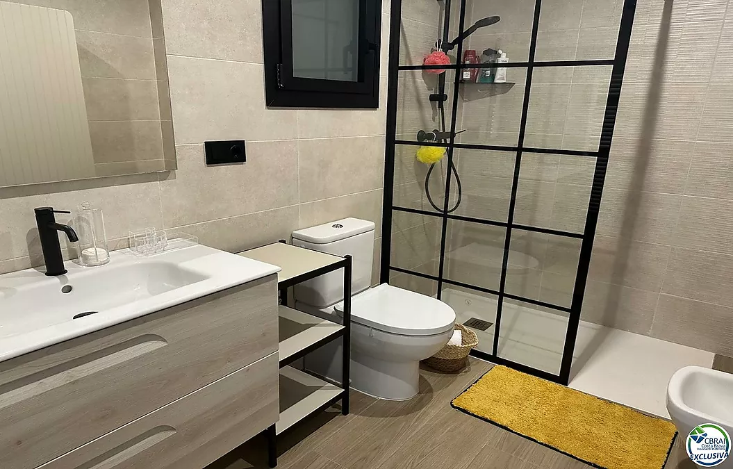Maison Roses 4 Stück 250 m2