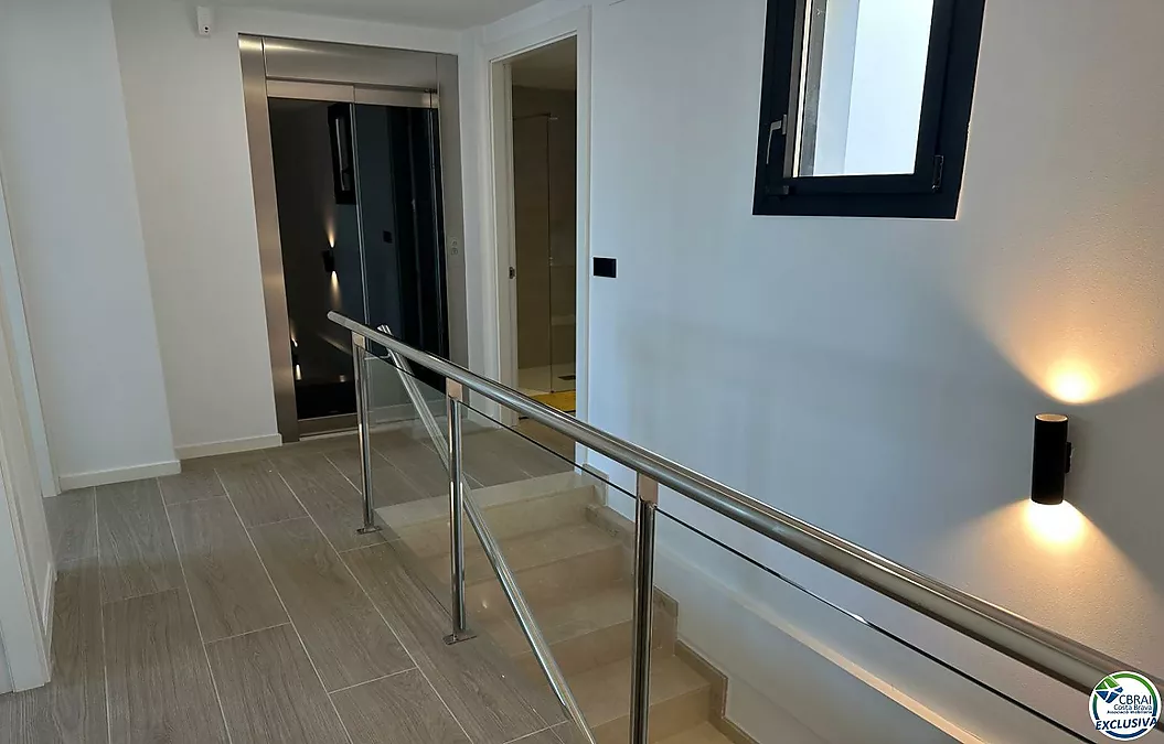 Maison Roses 4 Stück 250 m2