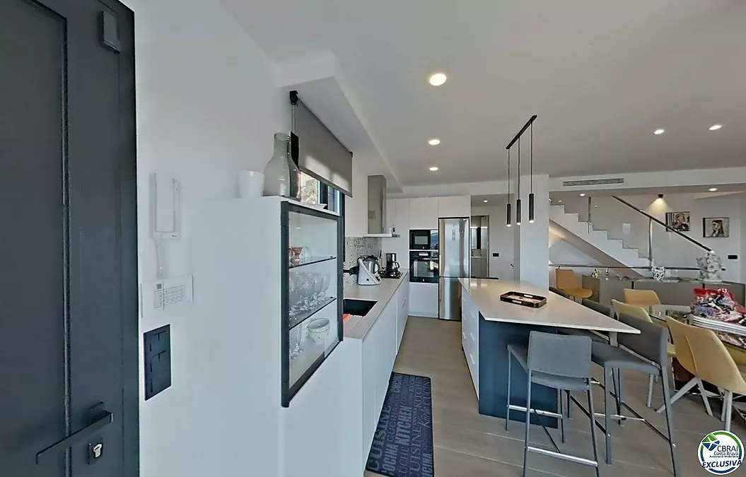 Maison Roses 4 Stück 250 m2