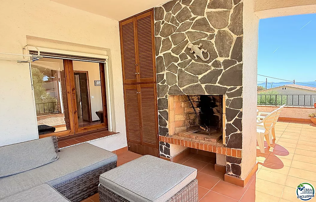 Petite maison avec vue sur mer et terrasse à Mas Fumats, Roses