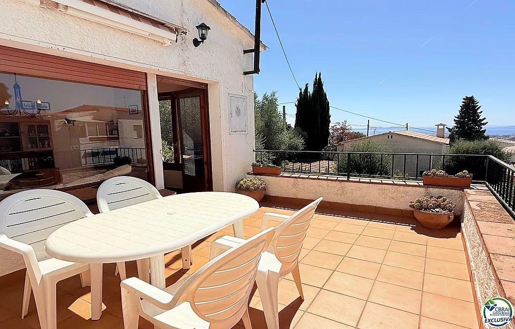 Petite maison avec vue sur mer et terrasse à Mas Fumats, Roses