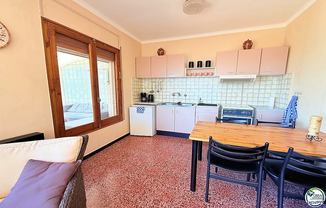 Petite maison avec vue sur mer et terrasse à Mas Fumats, Roses