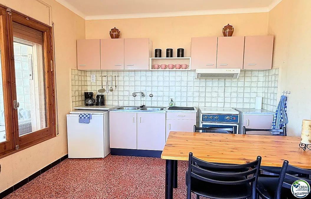 Petite maison avec vue sur mer et terrasse à Mas Fumats, Roses