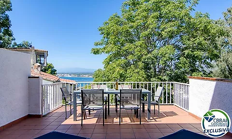 Apartamento con amplia terraza y vistas al mar en Puig Rom, Roses
