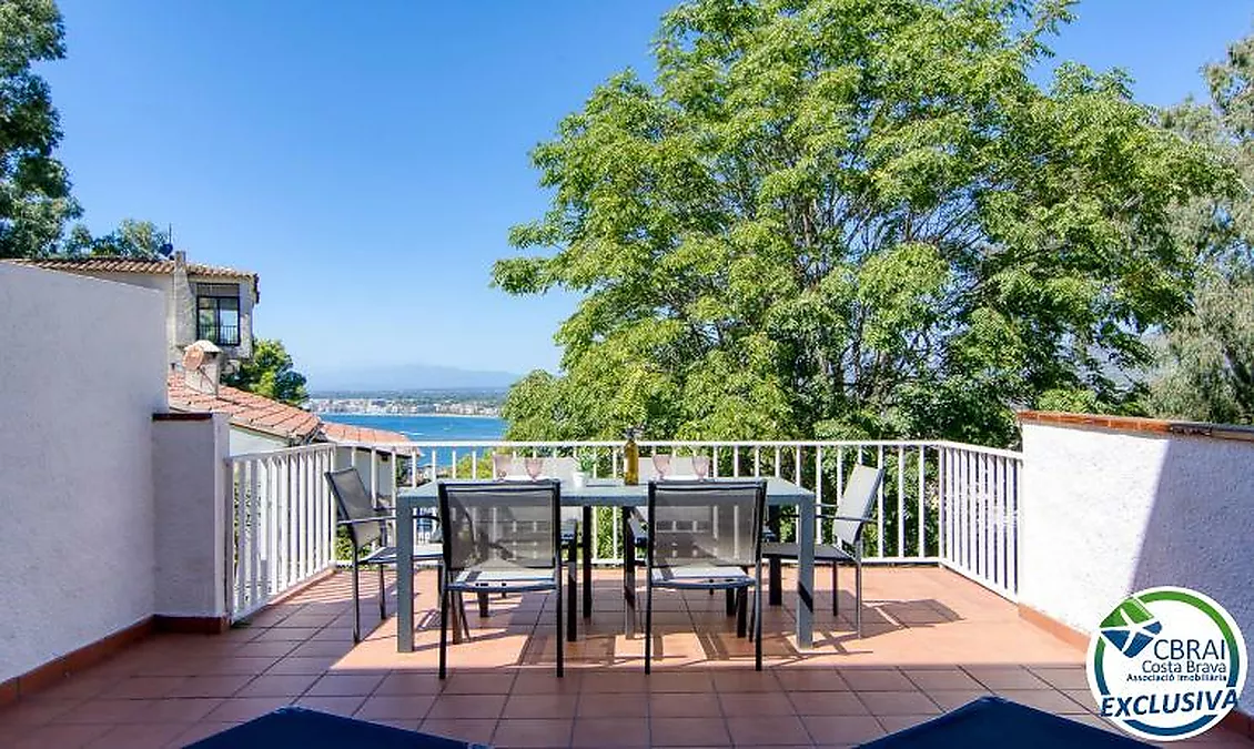Appartement avec grande terrasse et vue sur la mer à Puig Rom, Roses