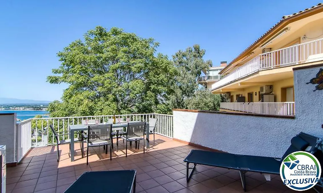 Appartement avec grande terrasse et vue sur la mer à Puig Rom, Roses
