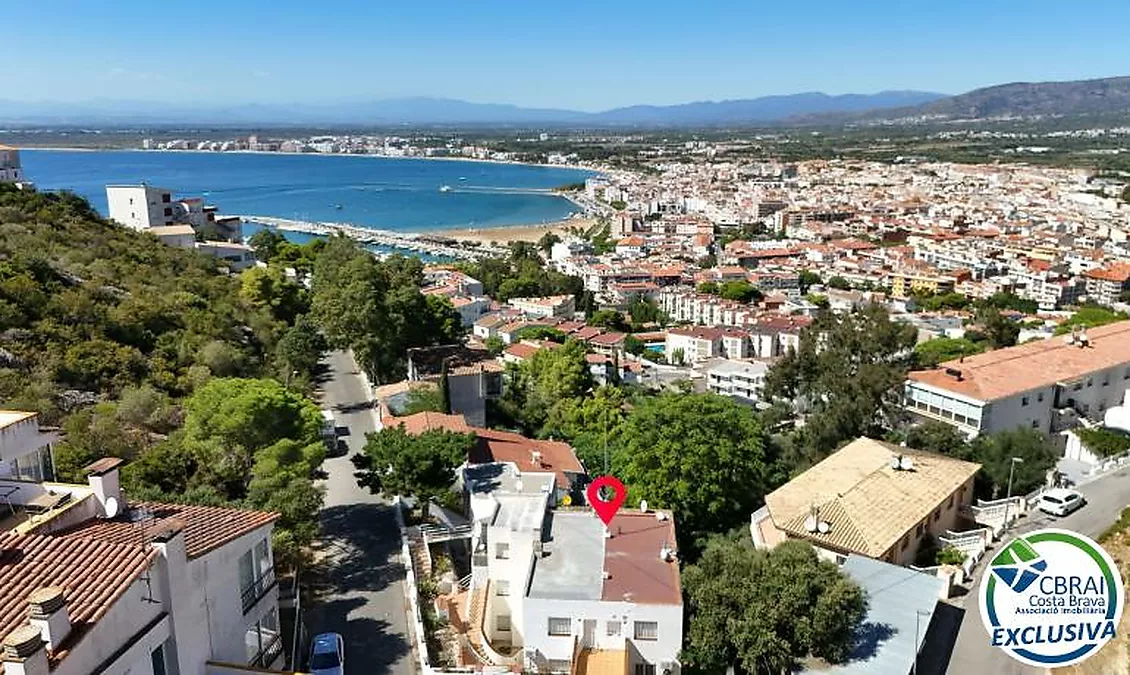 Appartement avec grande terrasse et vue sur la mer à Puig Rom, Roses