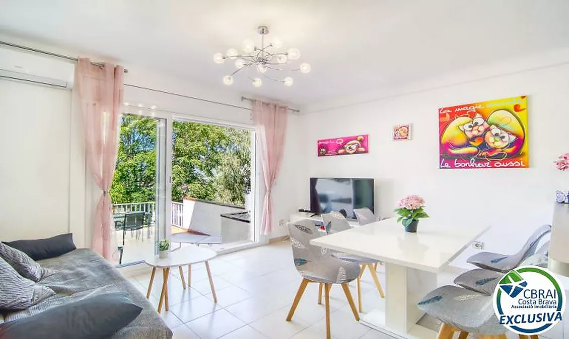 Appartement avec grande terrasse et vue sur la mer à Puig Rom, Roses