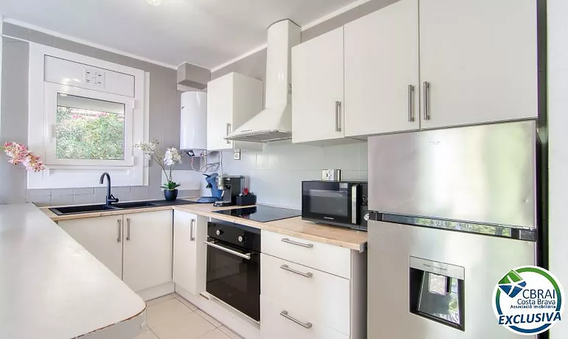 Appartement avec grande terrasse et vue sur la mer à Puig Rom, Roses