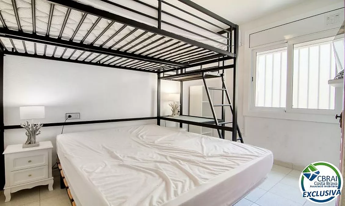 Appartement avec grande terrasse et vue sur la mer à Puig Rom, Roses