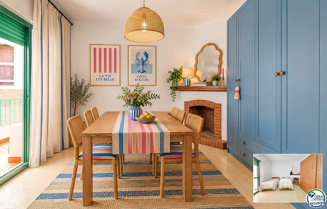 Apartment with Large Private Terrace and Building Extension Rights in the Historic Centre of Roses