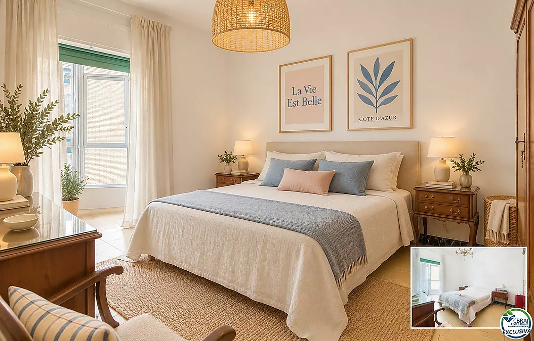 Apartment with Large Private Terrace and Building Extension Rights in the Historic Centre of Roses