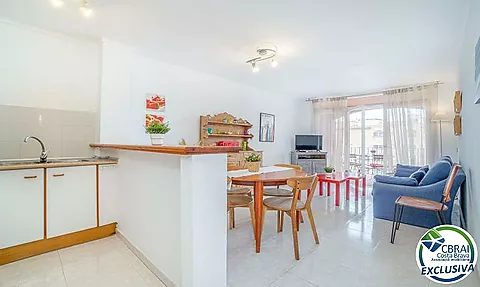GRAN RESERVA  Charming apartment just 50 meters from the beach, with swimming pools, communal gardens, and a tourist license