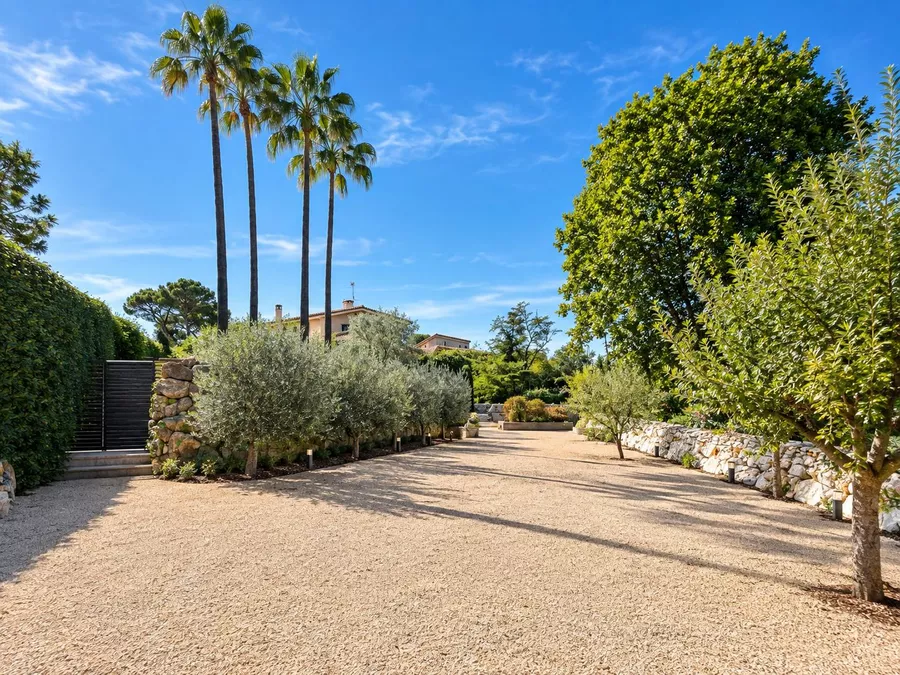 Sophisticated contemporary design villa with rustic touches, located in the heart of Alt Empordà.