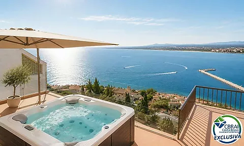 Elegant Mediterranean chalet with jacuzzi, garage and spectacular views in Roses