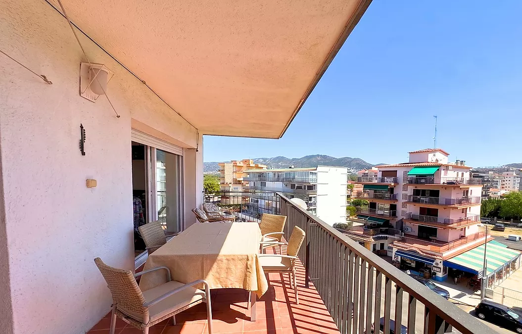 Helle Wohnung mit Terrasse — Oberste Etage, Santa Margarita, Roses