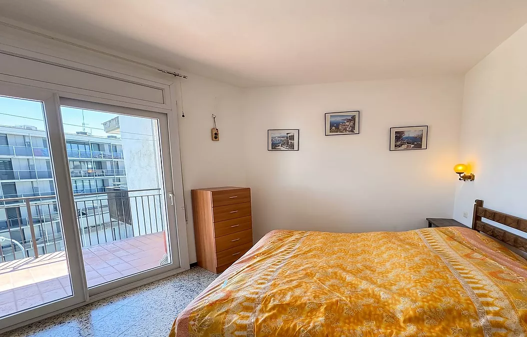 Helle Wohnung mit Terrasse — Oberste Etage, Santa Margarita, Roses