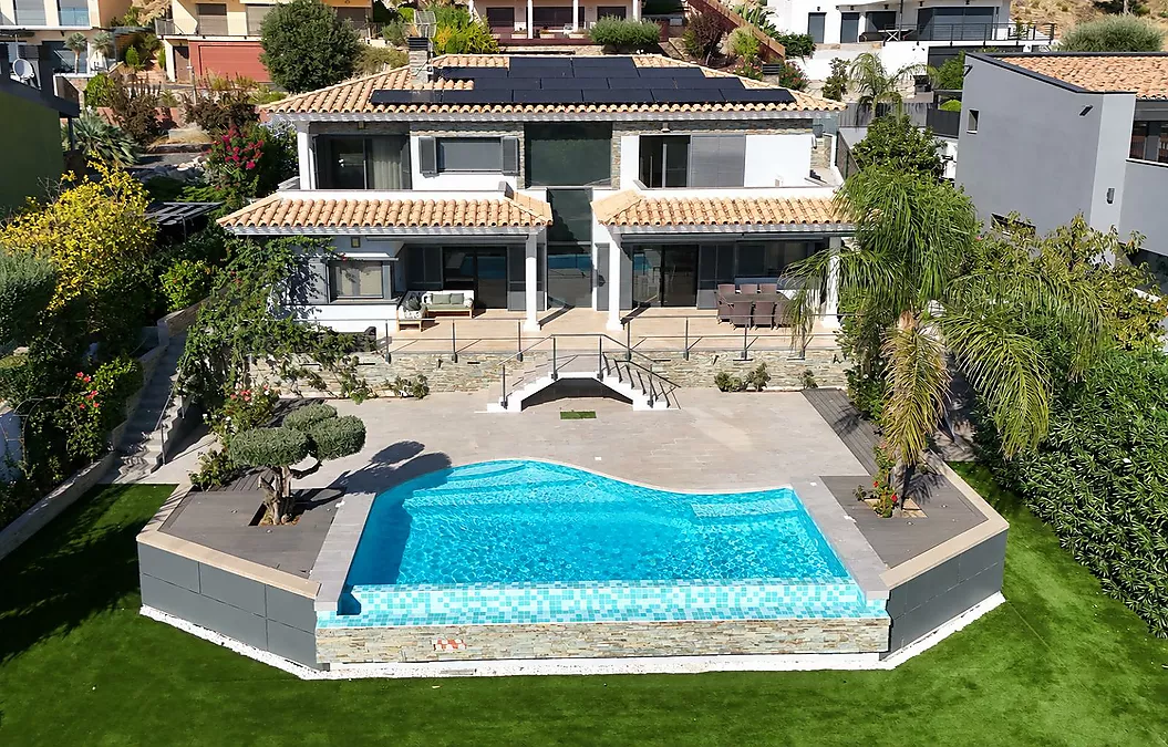 Designvilla mit Pool und spektakulärem Blick auf die Bucht von Roses – Palau-saverdera
