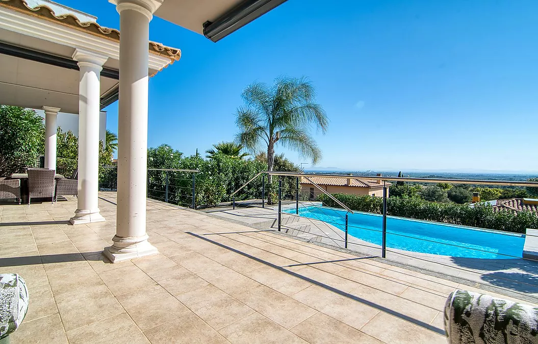 Designvilla mit Pool und spektakulärem Blick auf die Bucht von Roses – Palau-saverdera