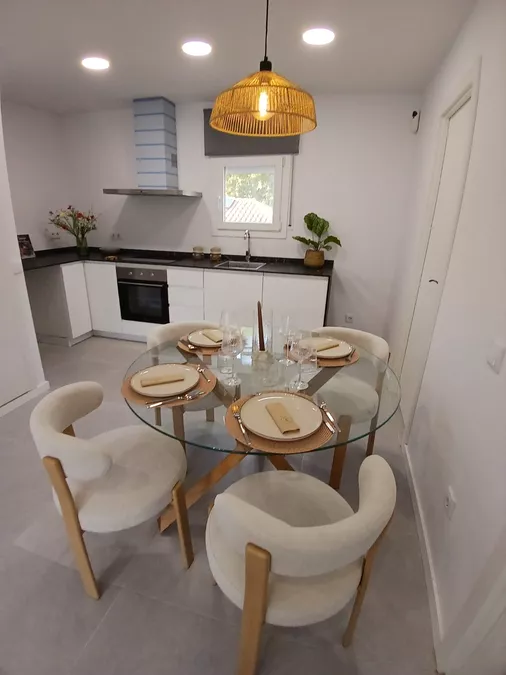 A la venda: un encantador pis al cor d'Empuriabrava, a la Costa Brava, amb 2 habitacions, totalment renovat.