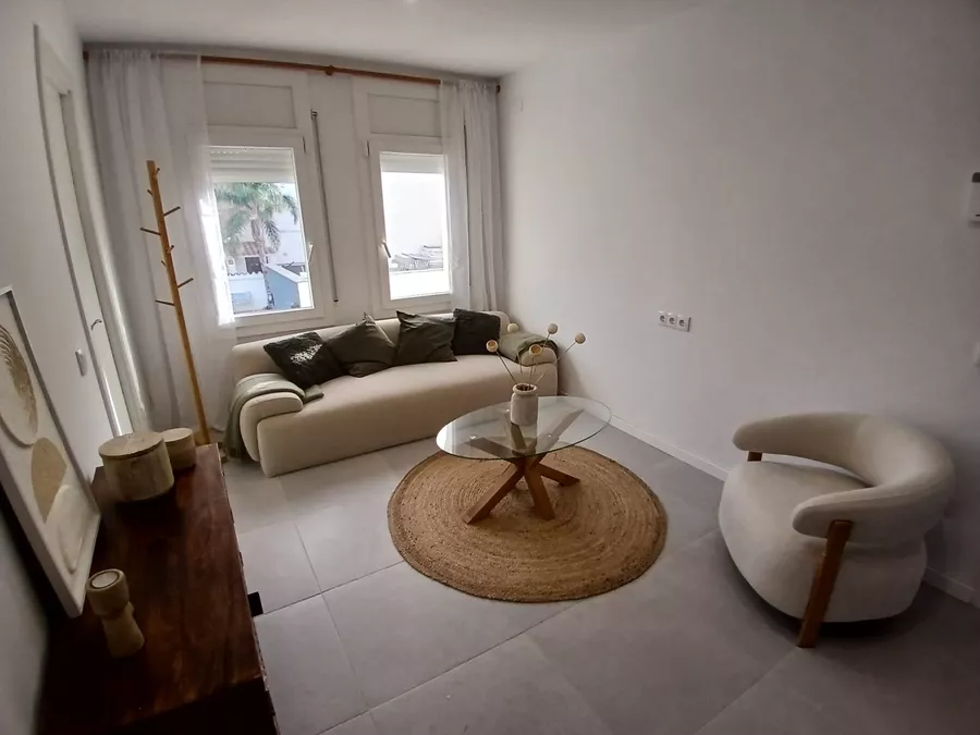 A la venda: un encantador pis al cor d'Empuriabrava, a la Costa Brava, amb 2 habitacions, totalment renovat.