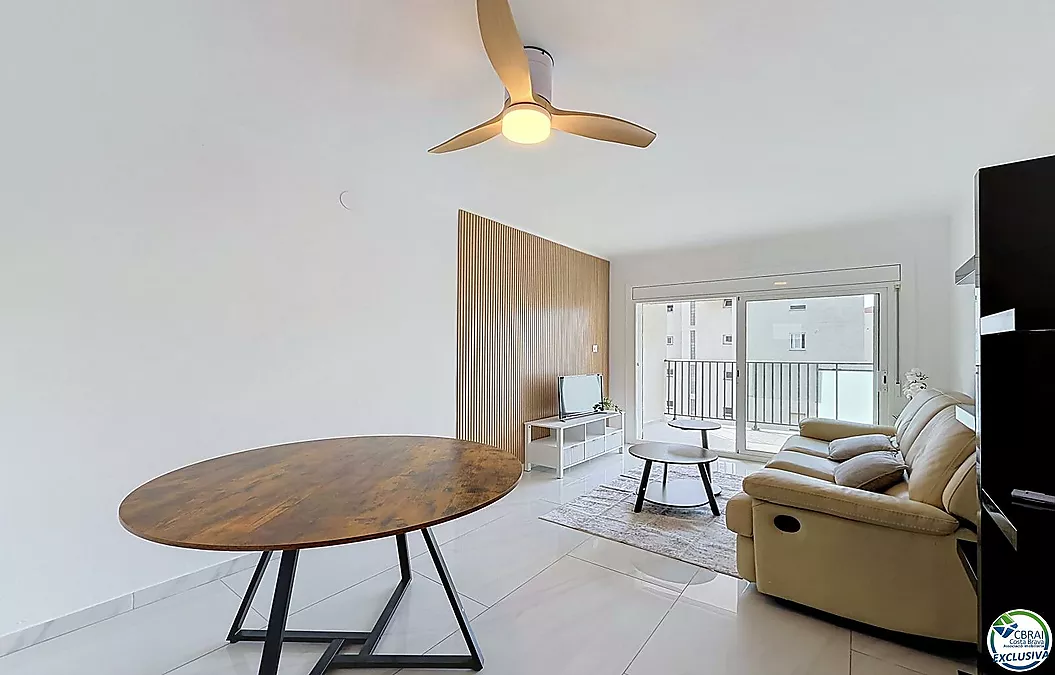 Apartament de 2 habitacions renovat amb terrassa a Santa Margarida, Roses