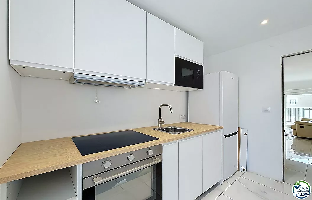 Apartament de 2 habitacions renovat amb terrassa a Santa Margarida, Roses