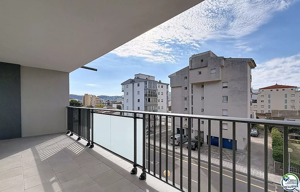 Apartament de 2 habitacions renovat amb terrassa a Santa Margarida, Roses