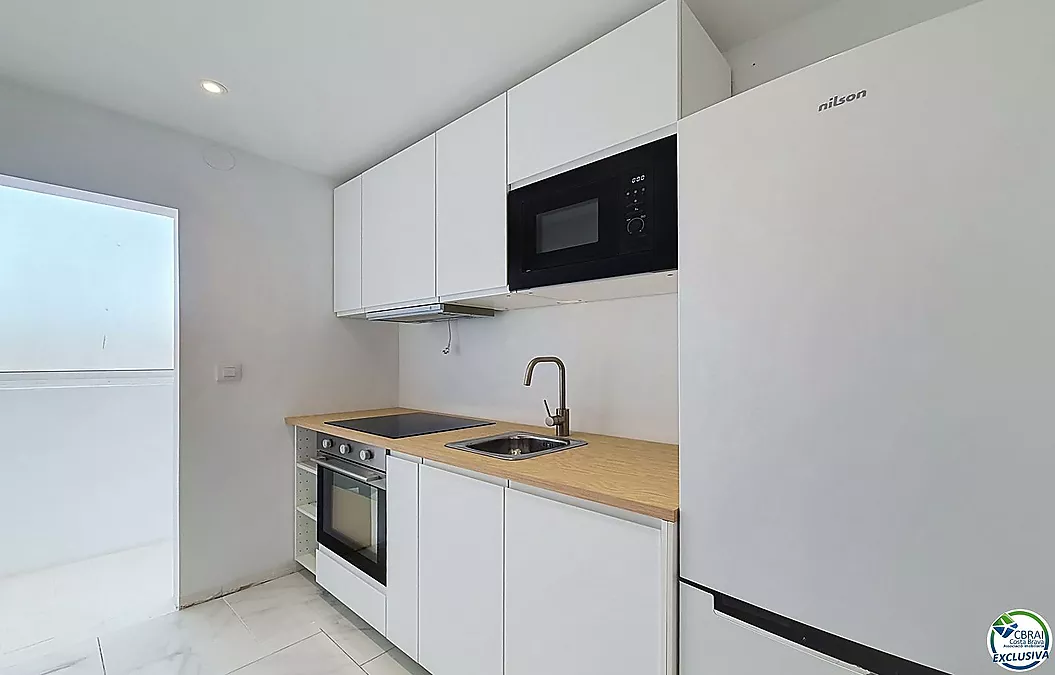 Apartament de 2 habitacions renovat amb terrassa a Santa Margarida, Roses