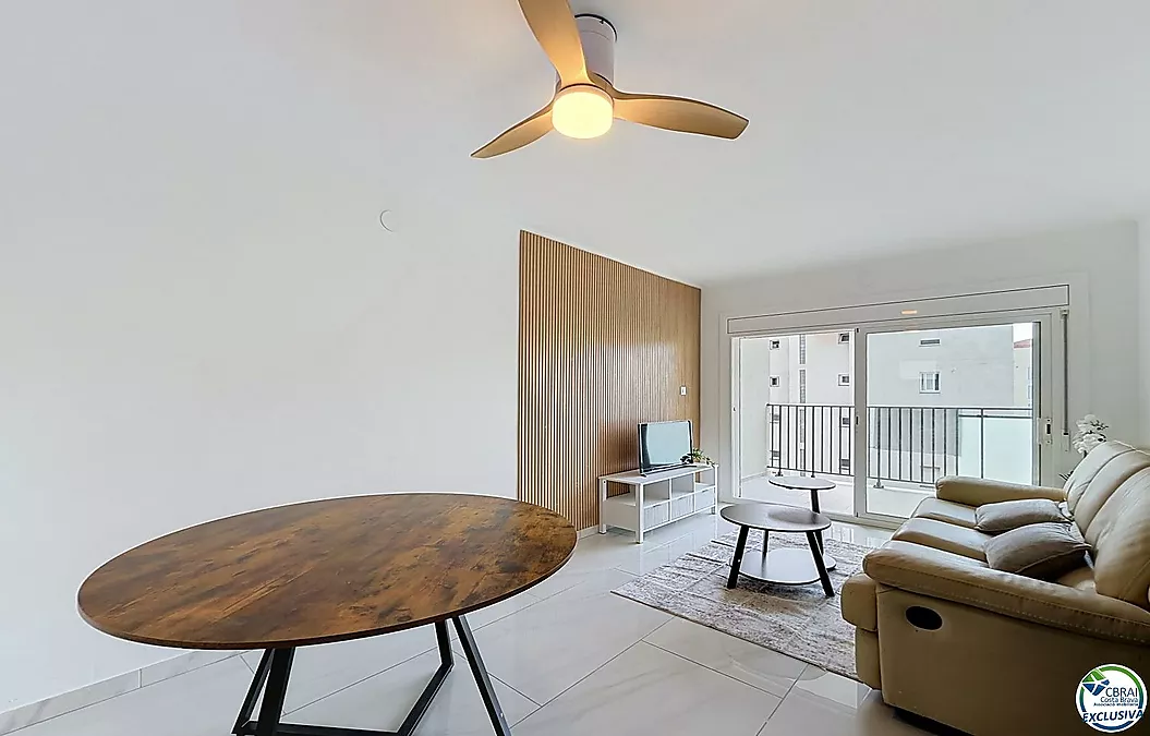 Apartament de 2 habitacions renovat amb terrassa a Santa Margarida, Roses