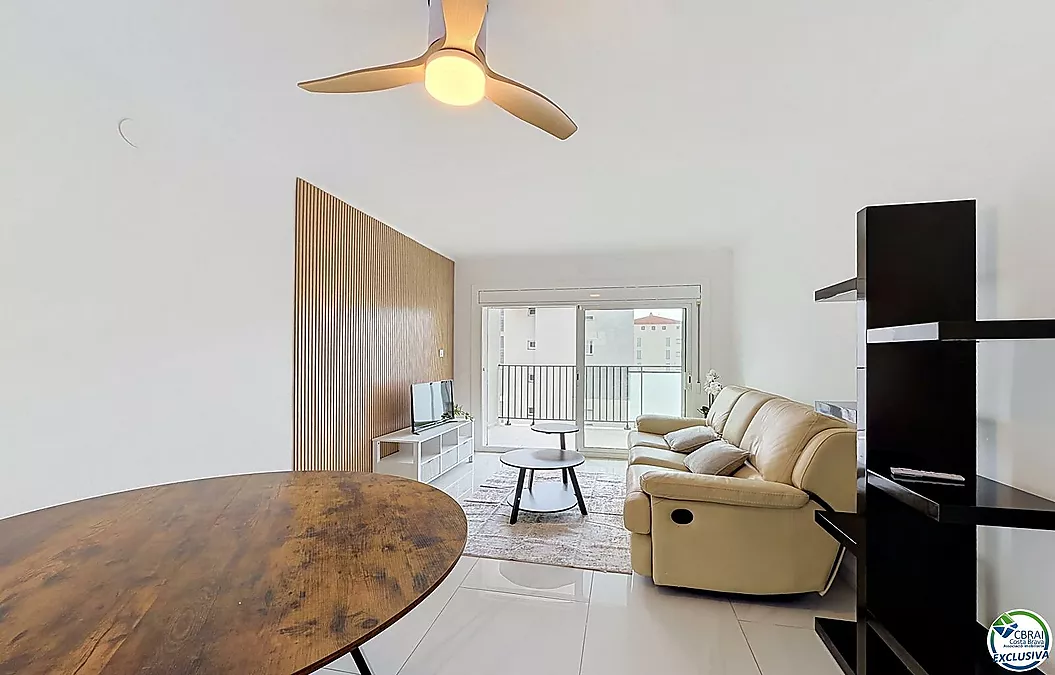 Apartament de 2 habitacions renovat amb terrassa a Santa Margarida, Roses