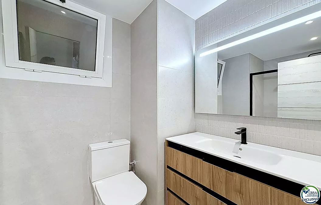 Apartament de 2 habitacions renovat amb terrassa a Santa Margarida, Roses