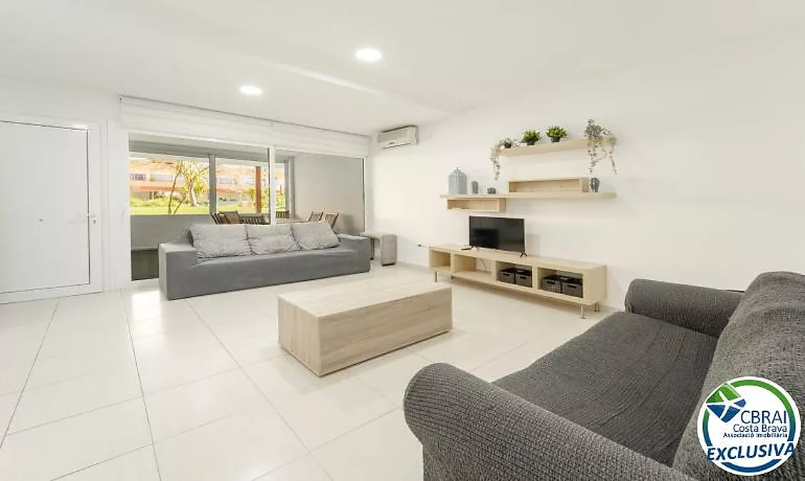 Modernes Erdgeschossapartment in Wohnanlage mit Gartenbereichen und Gemeinschaftspool