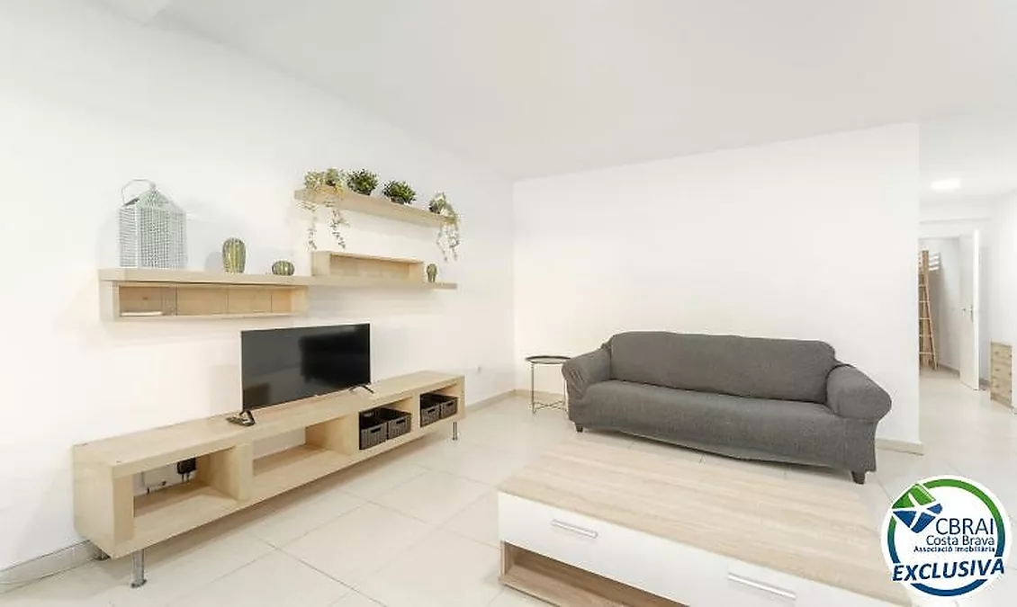 Modernes Erdgeschossapartment in Wohnanlage mit Gartenbereichen und Gemeinschaftspool